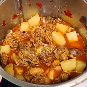 小美·新疆大盤雞 超好吃，連湯汁都喝掉