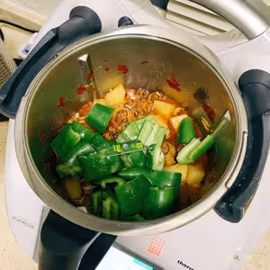 小美·新疆大盤雞 超好吃，連湯汁都喝掉