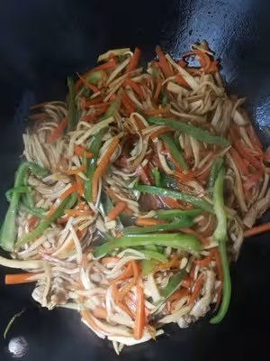 杏鮑菇炒肉絲