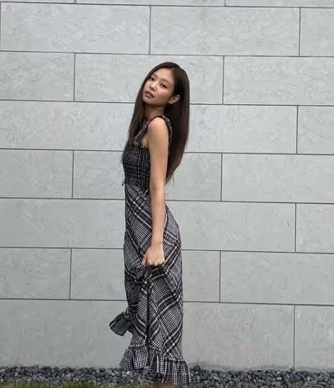 Jennie、V額吻照原圖!濟州島約會照全曝光,粉絲卻對此表示祝福