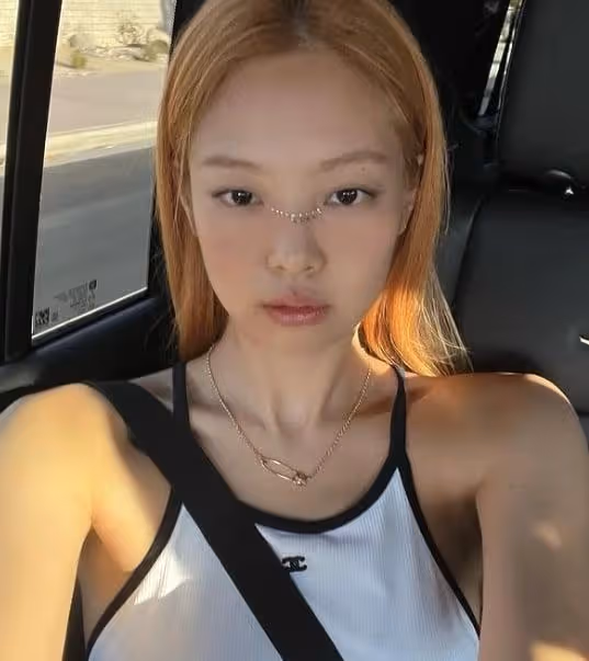 Jennie、V額吻照原圖!濟州島約會照全曝光,粉絲卻對此表示祝福