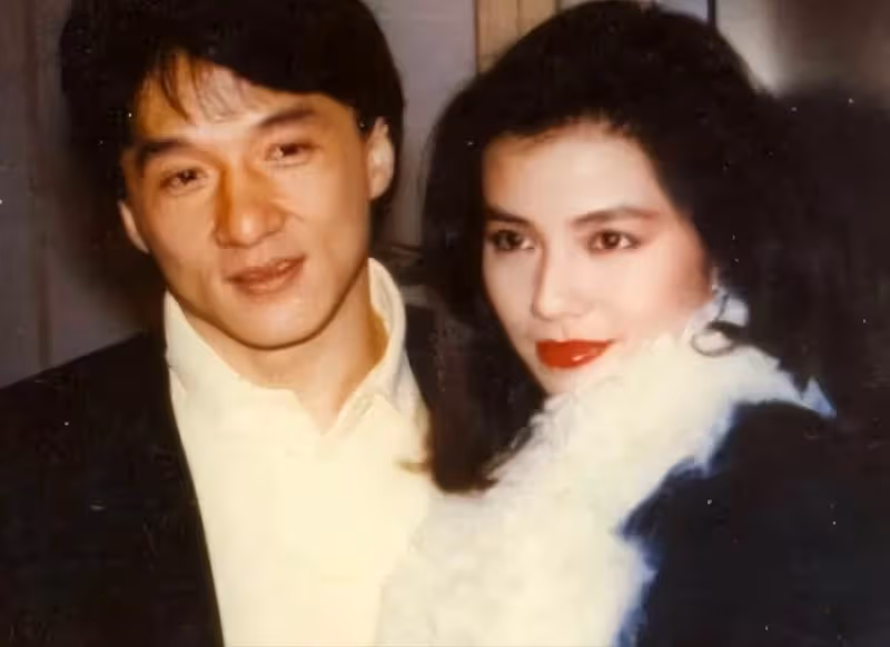 苦盡甘來,巔峰時期息影成龍提防她20年,一通電話讓成龍修改遺囑,主動上交財政大權