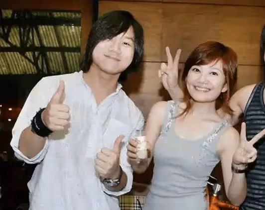 情歌天后梁靜茹:22歲一炮而紅,32歲嫁紅酒富商,今41歲慘遭婚變.