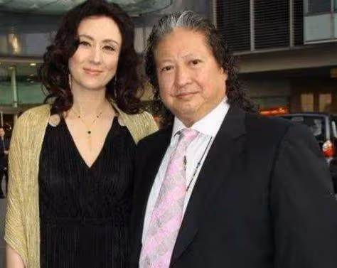 洪金寶老婆55歲好美!人稱「最美港姐」五官超深邃「一生未孕」卻為老公養4子被寵25年