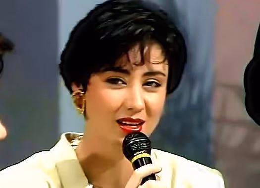 洪金寶老婆55歲好美!人稱「最美港姐」五官超深邃「一生未孕」卻為老公養4子被寵25年