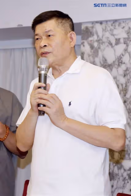 30年師徒情!許效舜不忍「澎恰恰讀扛壓力」哽咽:真的生病了 深夜傳訊「低頭替他求情」親友好揪心