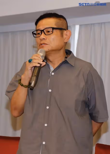 30年師徒情!許效舜不忍「澎恰恰讀扛壓力」哽咽:真的生病了 深夜傳訊「低頭替他求情」親友好揪心