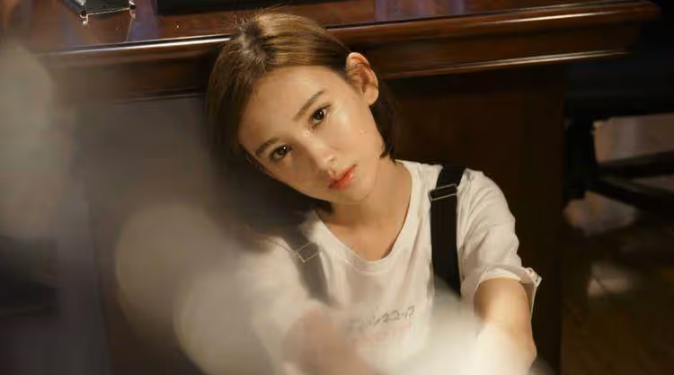 與導演奉子成婚,不幸流產遭拋棄,今卻嫁給相識16年的男閨蜜