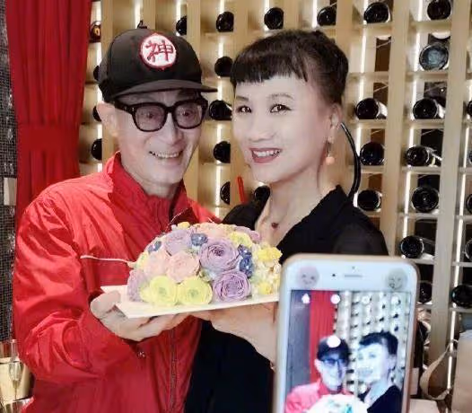 六小齡童老婆原來是「妖精」，出演過《西遊記》，地下情相戀6年
