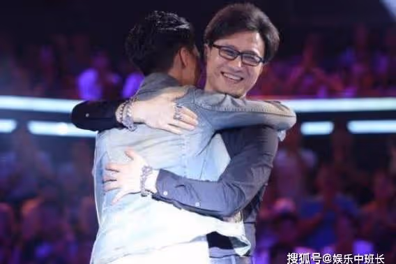 當年汪峰親手把他淘汰，如今他卻滿世界開演唱會，網友：好尷尬
