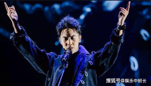 當年汪峰親手把他淘汰,如今他卻滿世界開演唱會,網友:好尷尬