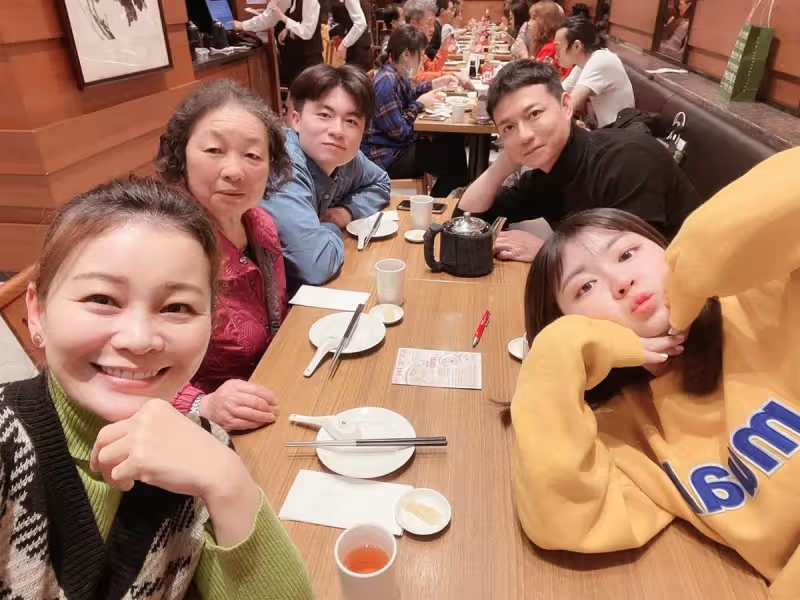 娶到賢慧女超人，陳隨意愛妻扛4頭銜撐家計，憑實力旺夫創業受挫，自掏腰包扛80萬債：不想被看扁