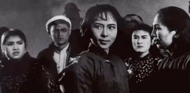 4對同齡絕美女星大PK，整容老去和自然老去，你更喜歡哪一位？