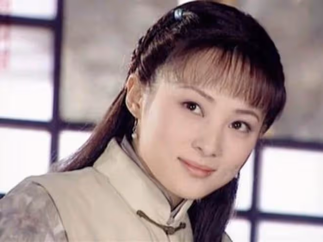 4對同齡絕美女星大PK，整容老去和自然老去，你更喜歡哪一位？