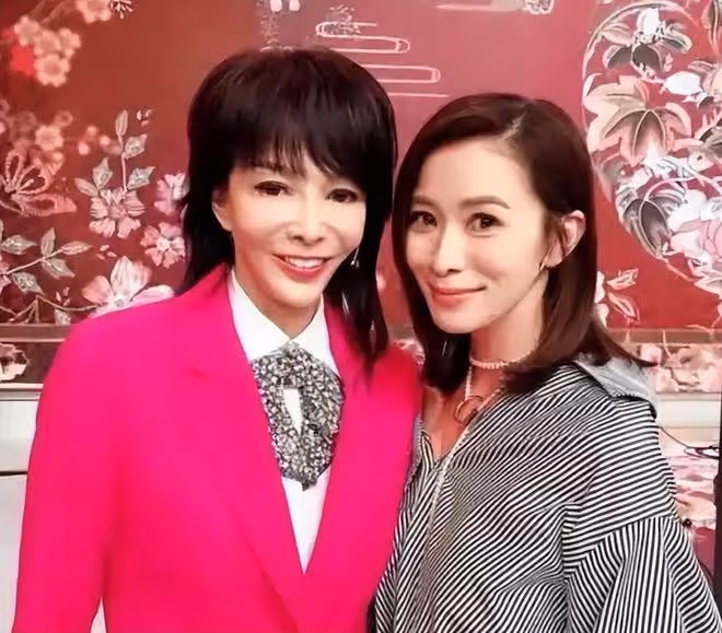 4對同齡絕美女星大PK，整容老去和自然老去，你更喜歡哪一位？
