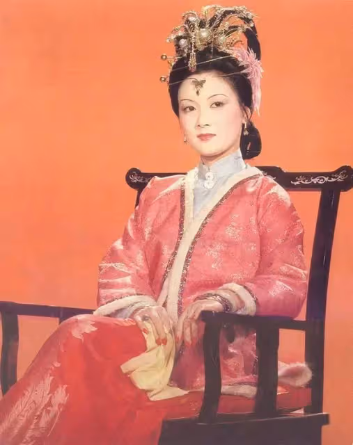 4對同齡絕美女星大PK，整容老去和自然老去，你更喜歡哪一位？