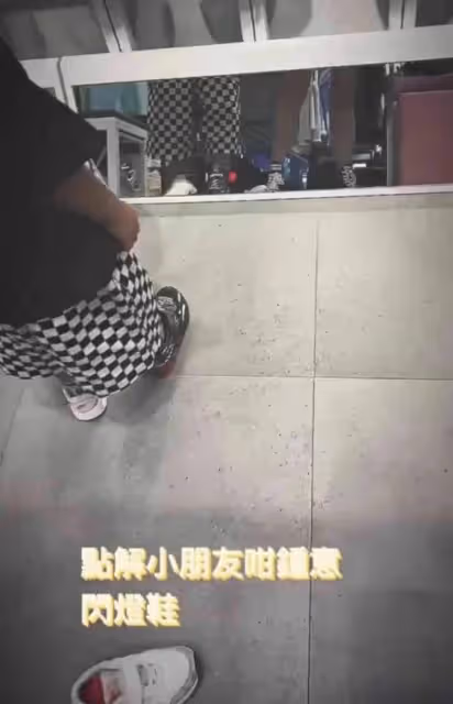 張柏芝直播三胎兒子誤入!小王子叫媽媽安靜,聲音把大家萌化了,網友:真是軟萌十足