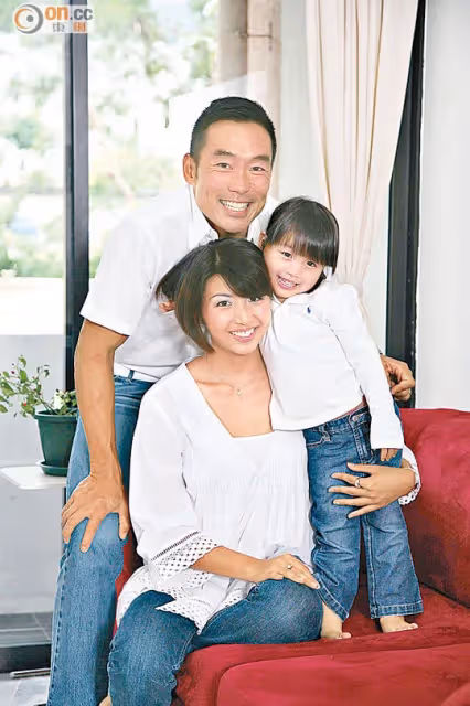 演過無數壞人!57歲資深男星「驚傳20年婚姻觸礁」 慶功宴崩潰「被老婆拒之門外」:沒想過輪到自己