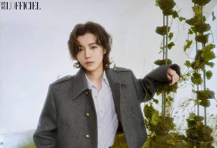 鹿晗《時裝》十月封面,綠野仙蹤大片,精緻奢華的卷髮小王子