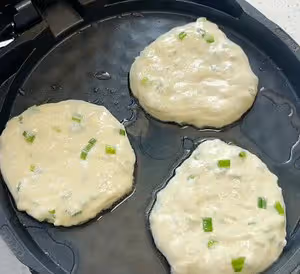 懶人蔥花餅（不用揉面燙麵）