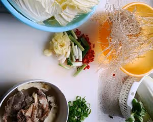 白菜牛肉燴粉絲，最快速度完成一道硬菜！