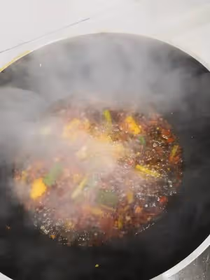 白菜牛肉燴粉絲，最快速度完成一道硬菜！