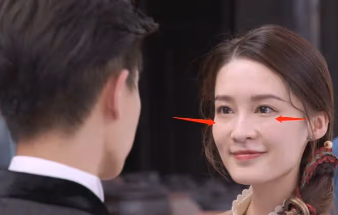 《請君》:李沁的淚溝,任嘉倫鼻子上的痣,這劇的濾鏡好真實