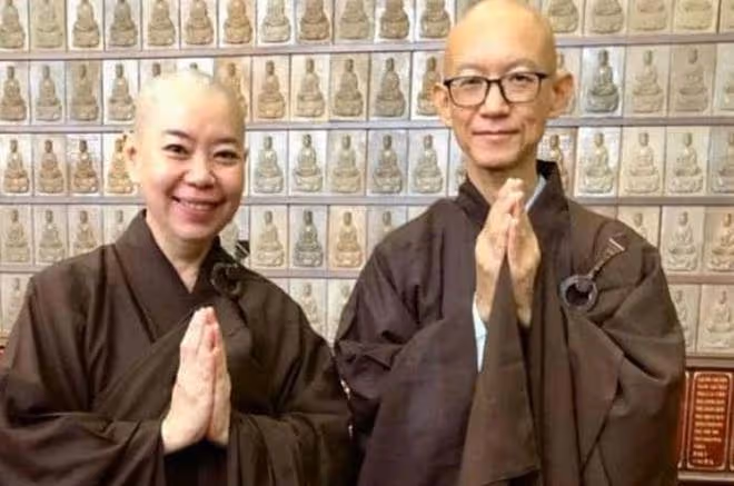 賴冰霞剃度出家8個月後,前夫也追隨腳步「遁入佛門」,2人從夫妻到同門:找到最舒適的狀態