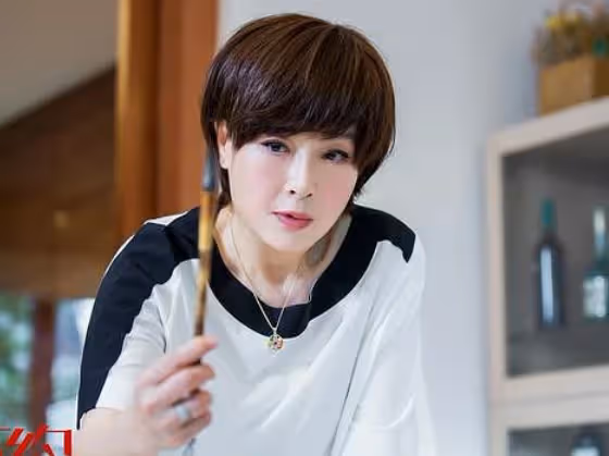 她26歲被騙兩女共侍一夫!分手後懷孕「忍痛做單親媽媽」 為女兒「嫁2婚影帝」卻又被拋棄