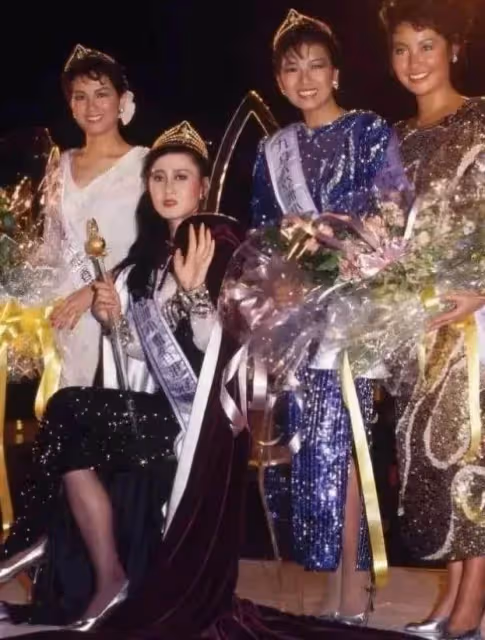 讓賭王一見鐘情,李連杰拋妻棄女送20億財產,利智有何魅力?