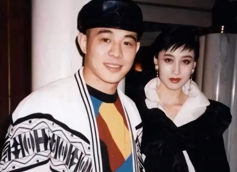 讓賭王一見鐘情,李連杰拋妻棄女送20億財產,利智有何魅力?