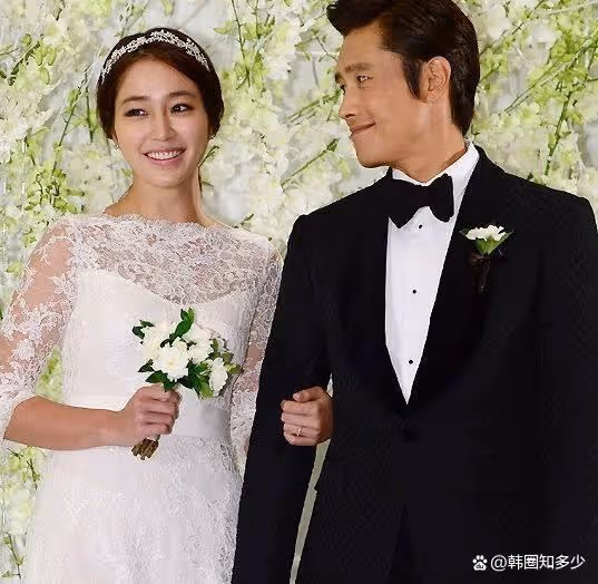 李秉憲被曝是財閥養子 出演韓版機長被罵爛片 與李珉廷婚姻遭質疑