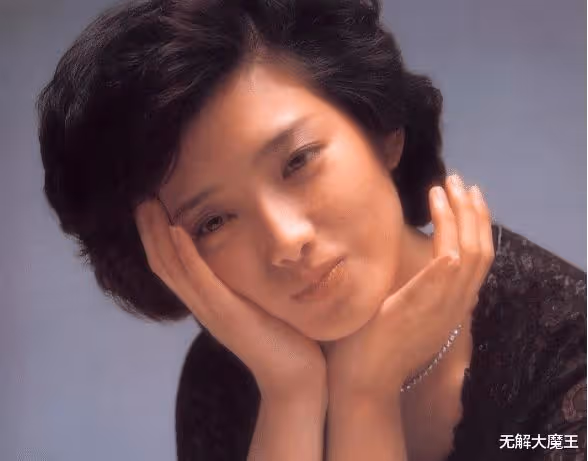 據說日本人，也有山口百惠情節，上戶彩也是個小山口百惠
