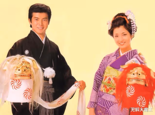 據說日本人，也有山口百惠情節，上戶彩也是個小山口百惠