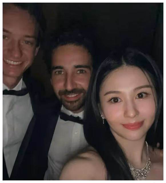 香港知名星二代曬完美身材，積極融入名流圈後，現狀如何？