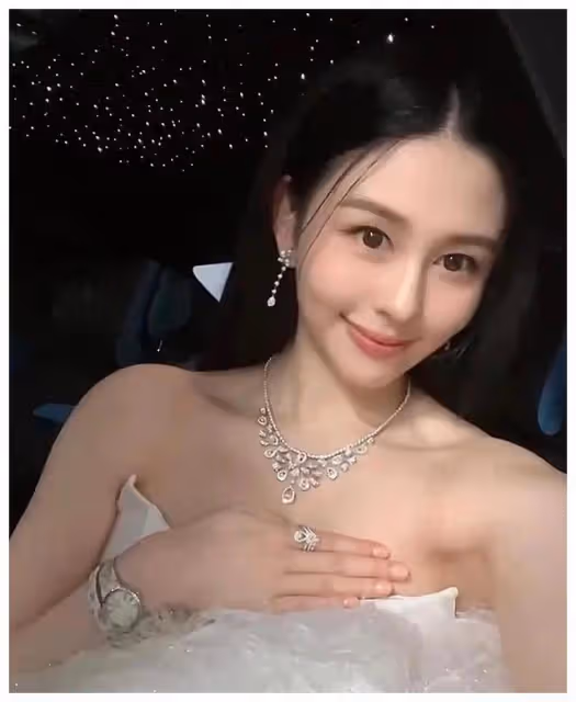 香港知名星二代曬完美身材，積極融入名流圈後，現狀如何？
