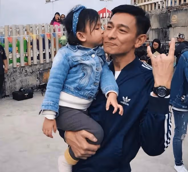 賴文慧：陪伴劉德華25年，41歲仍未婚，難道朱麗倩不嫉妒嗎？