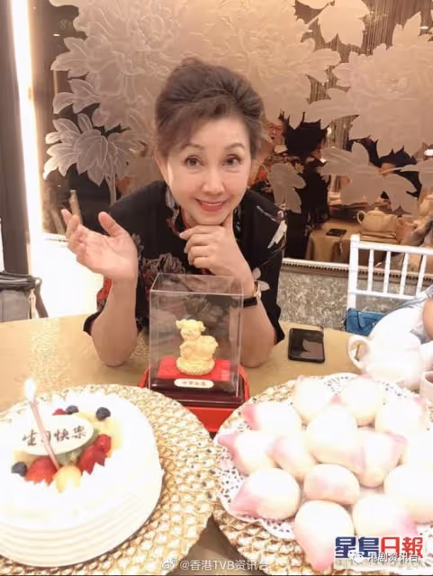 《真情》高校長82歲近況曝光！凍齡外表同27年前一樣仙氣滿瀉
