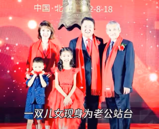 金巧巧評論區罵多名網友「蠢」，相信老公不會出軌，還扮嫩跳舞！