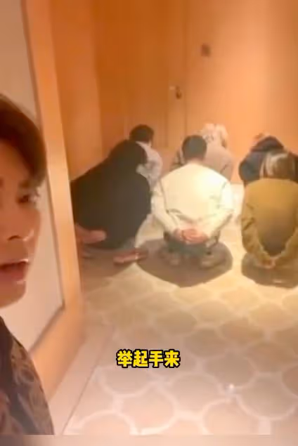 李易峰有多高高在上，曾懲罰侮辱員工蹲牆角，仍被粉絲夸幽默可愛