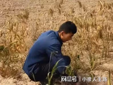 繼湯唯唯、李則則後，農村娃寶軍再撩女網紅二美，直播間豪刷煙花