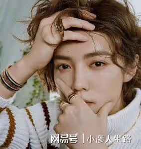 愛了愛了,鹿晗王鶴棣雜誌封面好帥,真是粉絲們期待已久的福利