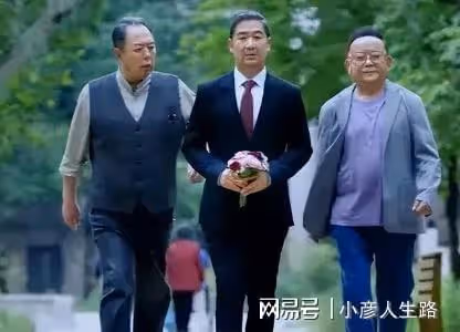紅了20年的「鐵三角」,張鐵林、王剛、張國立在《老傢伙》火出圈