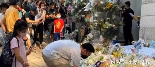 李國麟曬港人悼念伊莉莎白圖,配文丟人兩字,疑似含沙射影羅家英