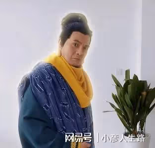李國麟曬港人悼念伊莉莎白圖,配文丟人兩字,疑似含沙射影羅家英
