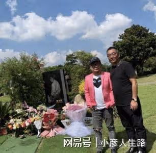 喬任梁去世6周年,陳喬恩攜丈夫到墓地看望,與喬媽媽溫暖相擁