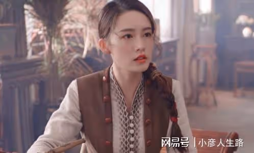 李沁《請君》開播第一天,男主任嘉倫被刷差評,觀眾理由出奇一致