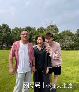 無兒無女的喬任梁去世6年,父母的選擇令人淚目