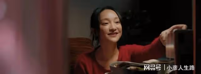 《世間有她》是一部很成功的現實題材新主流情感大片,值得一觀
