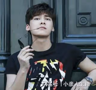 嫖娼事件持續發酵,李易峰全平台帳號被封,十年繁華、恥辱落幕